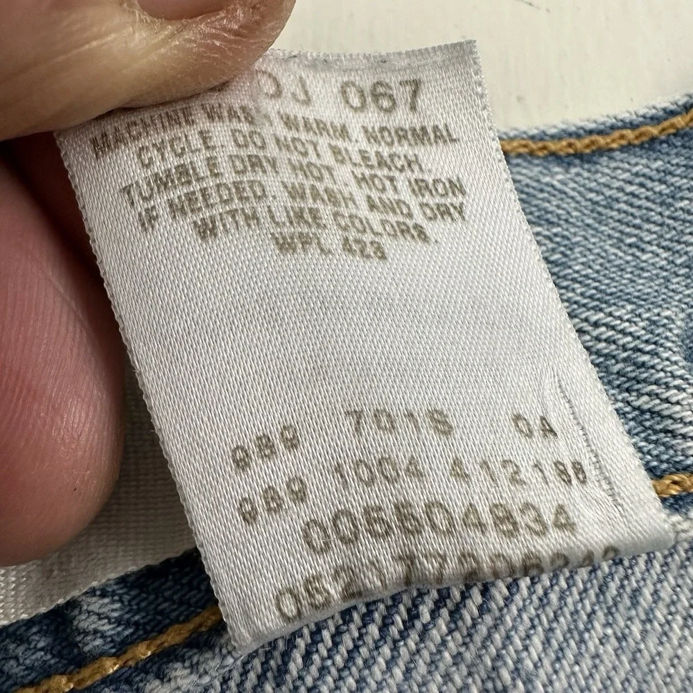 VTG Y2K Levis 550 Relaxed Jeans Mens Fits 37x32‎ Blue Denim Light Wash